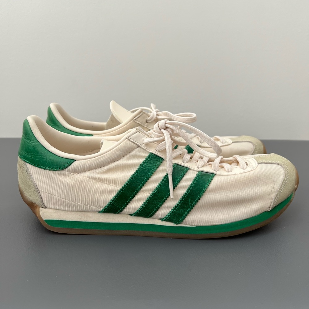 Adidas Green and off-White retro Sneakers